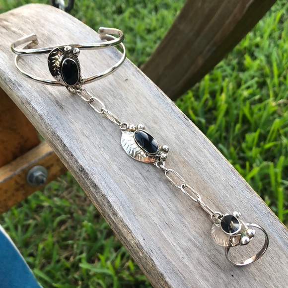 Sterling silver Onyx bracelet ring - Picture 1 of 7
